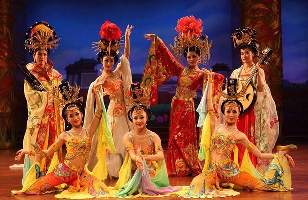 Evening Tour: Xi'an Tang Dynasty Music and Dance Show and Dumpling Banquet