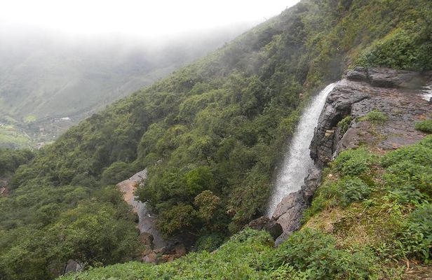Waterfall Trekking in Knuckles Mountain Range