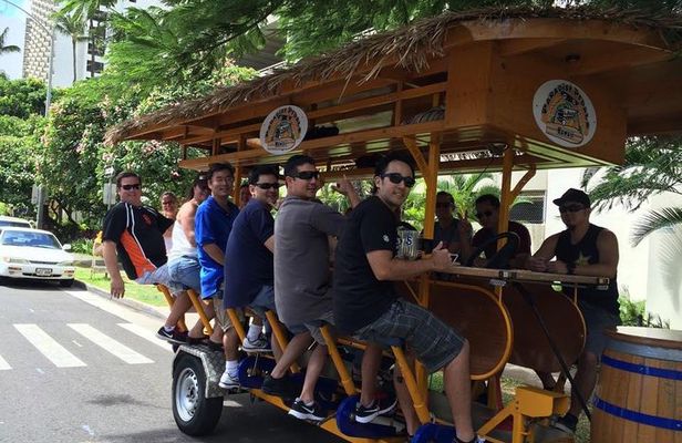 Kaka'ako Bar Tour