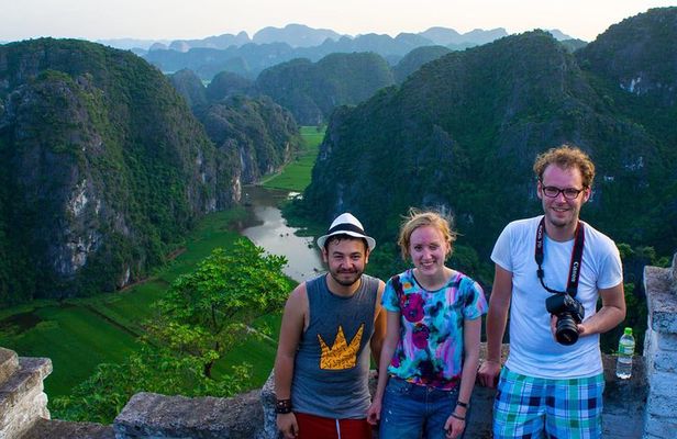 2-day Ninh Binh:Tam Coc -Thung Nham Bird Reserve -Mua Cave -Hoa Lu (small group)