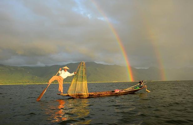 Inle Lake Full-Day Tour with Boat Trip and Lunch