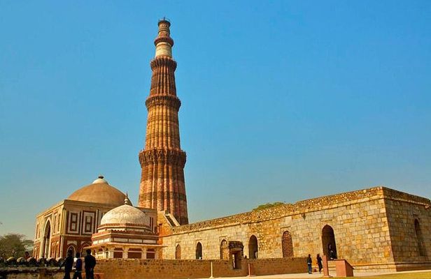 Private Tour of Old and New Delhi Including Multimedia Water Show