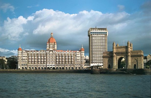 Private Full-Day Mumbai City Highlights with Markets Tour