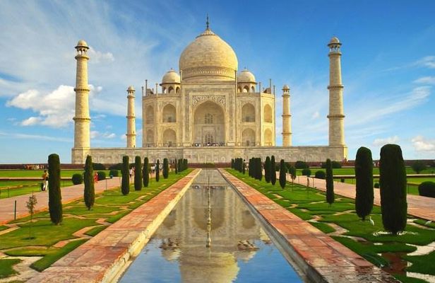 Full-Day Private Taj Mahal and Agra City Tour (All Inclusive)