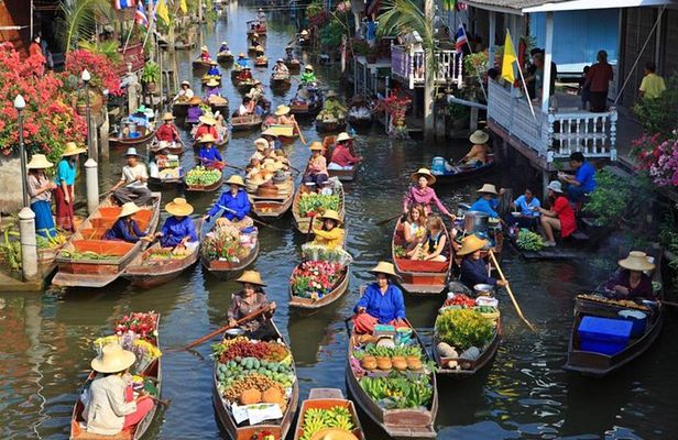 Floating Market with Wat Bang Kung Temple and the Railway Market