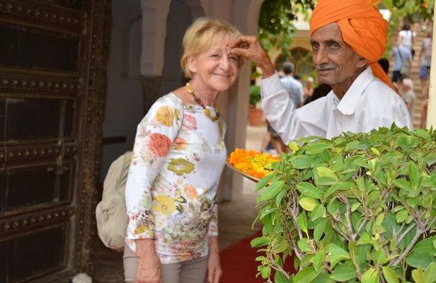 Golden Triangle tour with Khajuraho and Varanasi tour