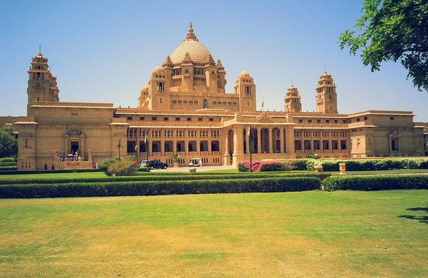 Guided Tour of Jodhpur from Jaipur with Transfer to Udaipur