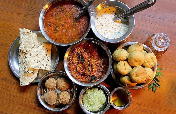 Traditional Dinner With Indian Family With Night Tour of Jaipur