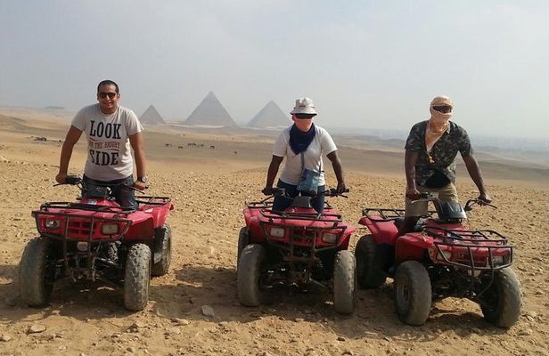 1.5-Hour Quad Bike Tour Around the Giza Pyramids from Cairo