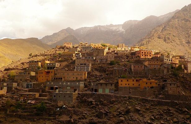 Atlas Mountain Easy Guided Walking Tour from Marrakech