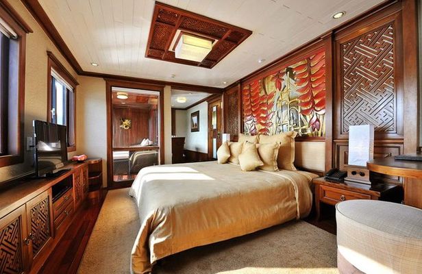 2-day Luxury Halong Bay cruise from Hanoi