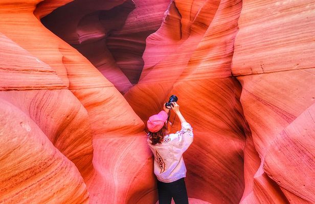 Small-Group Lower Antelope Canyon & Horseshoe Bend Tour w/ Lunch