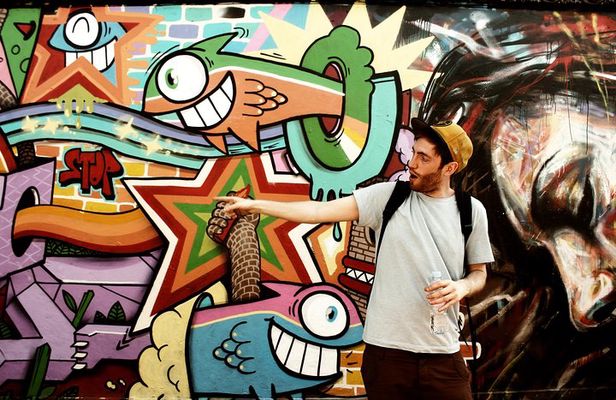 Street Art Tour and Spray Painting Workshop in London