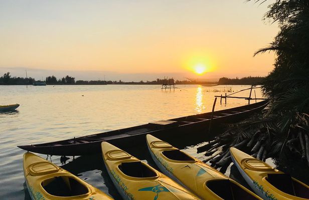 Sunset Paddle and Lantern Town