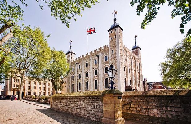 VIP Early Access: Opening Ceremony Tower of London & Bridge Entry
