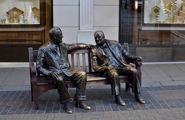 Sir Winston Churchill Private Walking Tour & War Rooms