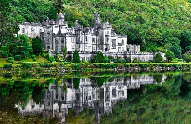 From Galway: Guided tour of Connemara with 3 hour stop at Connemara National Pk.