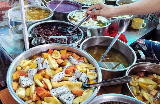 Walking street food tour
