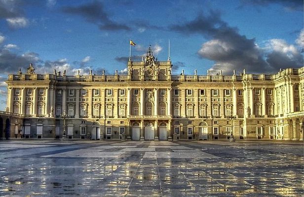 Madrid Highlights & Royal Palace Private Tour with Hotel pick up