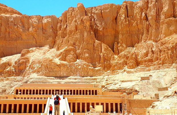 Private Tour from Luxor Airport to the Best Monuments of Luxor