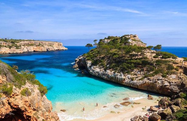 Boat tour from Cala Figuera to Caló del Moro and S´Almonia