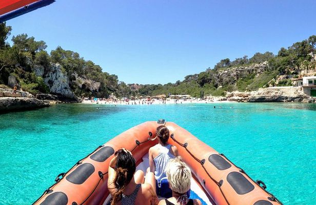 Boat Trip from Cala Figuera to Calo de Moro, S'almonia, Cala Màrmols. Mallorca.