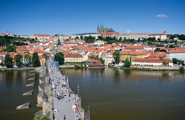 Prague Private Custom Full-Day Tour: Prague Castle and Old Town
