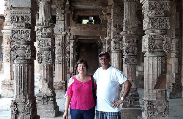 New Delhi Full Day Sight Seeing Tour with Lunch & Transportation