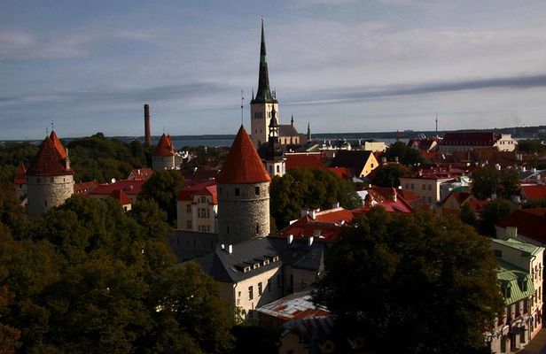 Tallinn Private Walking Tour with a Local