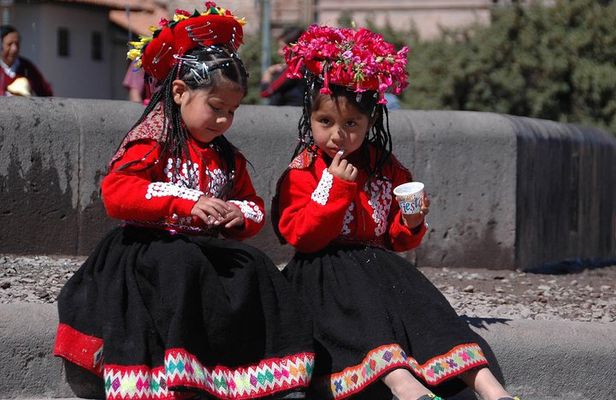 Best Cusco walking tour: dinner street food tasting