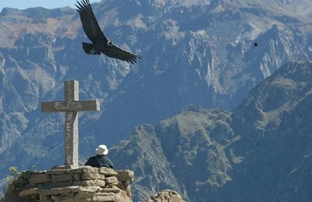10-Day Tour from Lima: Machu Picchu, Lake Titicaca and Colca Canyon