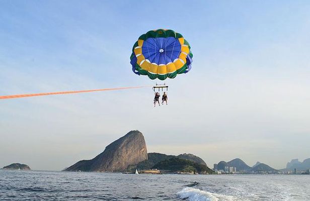 Parasailing in Rio de Janeiro with Hotel pick-up and drop-off