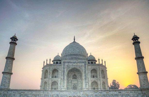 Agra: Taj Mahal Skip-the-Line Entrance Ticket