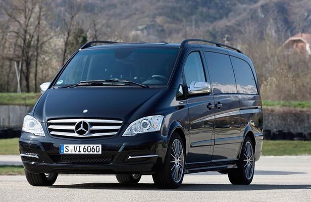 Private Luxury Minivan Half-Day Guided City Tour with a Blue-Badge Guide