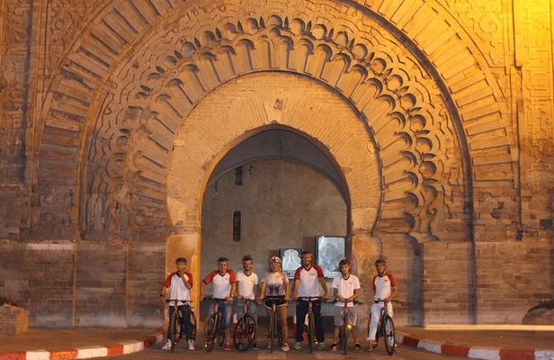 Marrakech Evening Bike Tour with Tastings and Tangia Dinner