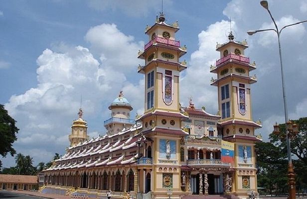 Cu Chi Tunnels and Cao Dai Temple private tour full day