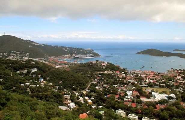 Private St Thomas Tour with Beach and Downtown Shopping