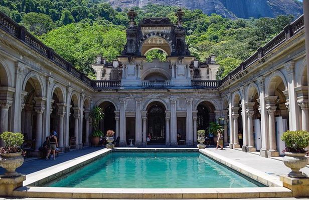 Botanical Garden and Parque Lage Private Tour with a Photographer