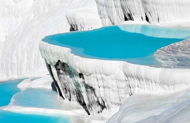 Pamukkale and Hierapolis Full-day Guided Tour from Kusadasi