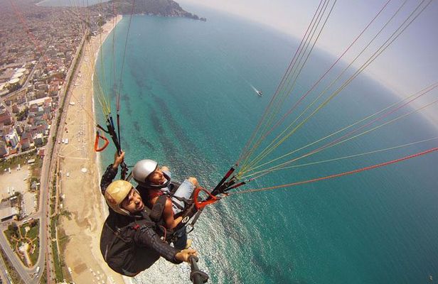 Tandem Paragliding in Alanya