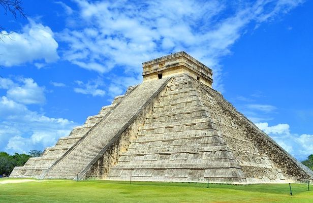 Private Tour: Archaeological Sites of Tulum, Chichen Itza and Cenote from Playa del Carmen or Tulum