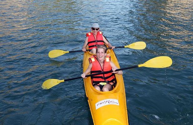 Full-Day Halong Bay Tour Including Kayaking from Hanoi