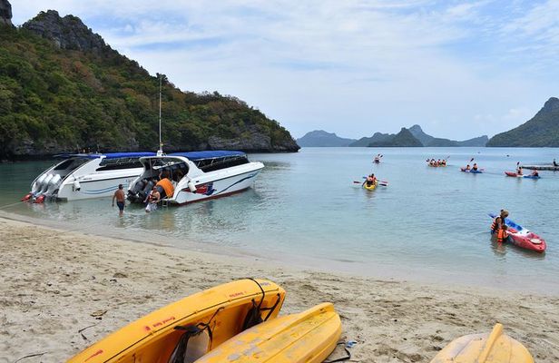 Snorkel and Kayak Trip to Angthong Marine Park by Speed Boat from Koh Phangan