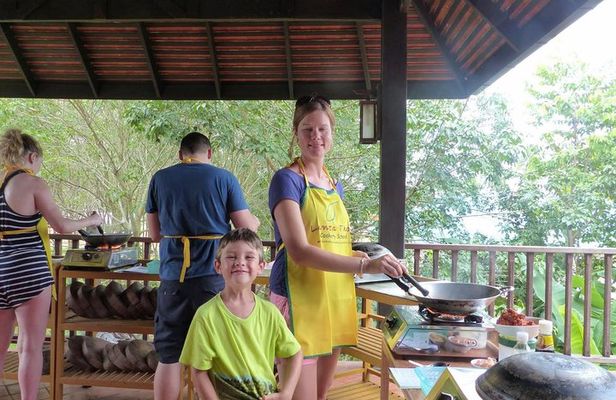 Lanta Thai Cookery School