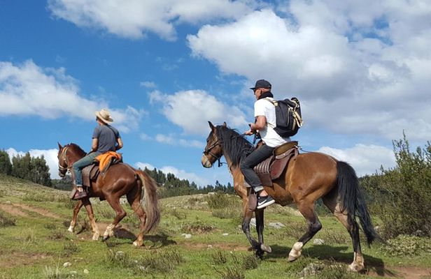 Horseback Riding thru the Mountains of Cusco