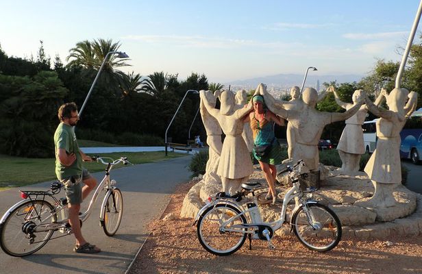 Private Electric Bike Guided Tour in Barcelona