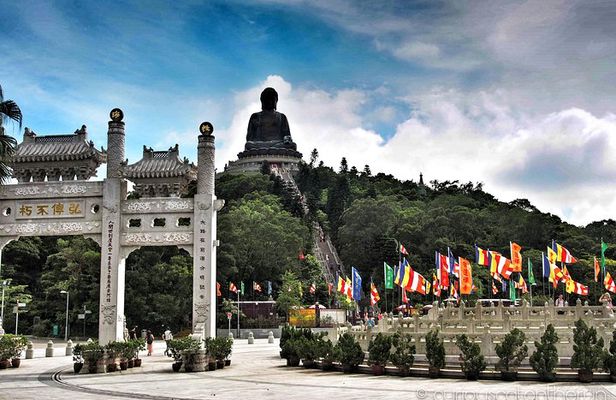 Full-Day Private Tour of Lantau Island including Big Buddha and Tai O