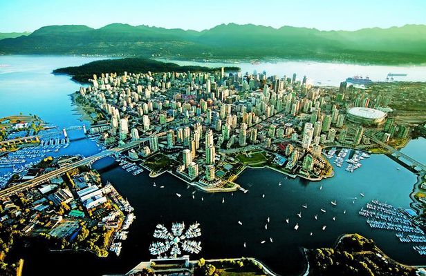 Private Tour: Vancouver Sightseeing and Capilano Suspension Bridge