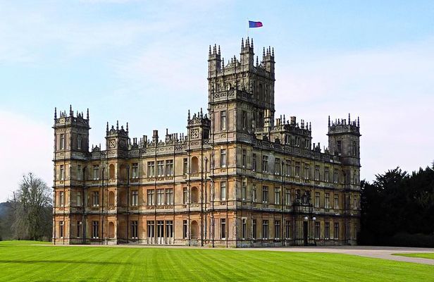 Downton Abbey and Oxford Tour from London Including Highclere Castle