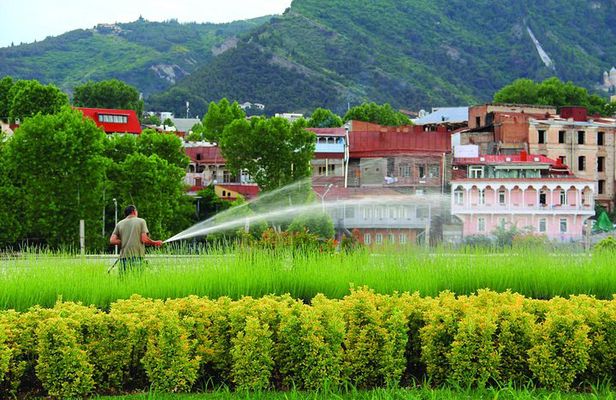 15-Day Tour to Azerbaijan, Georgia & Armenia starting in Baku